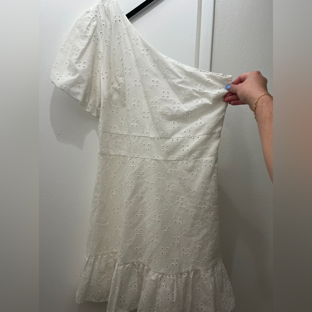 White One-Shoulder Dress